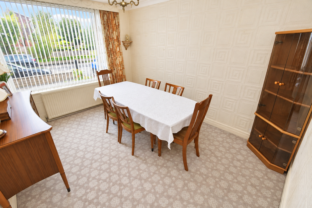 Property photo 3 of 11 Dining Room