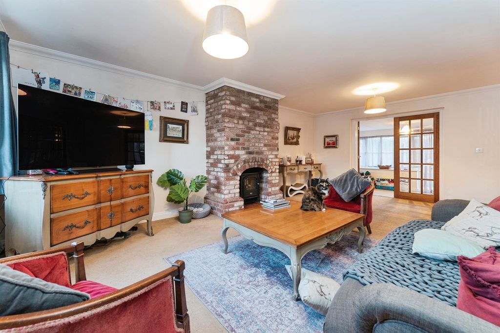 Property photo 3 of 20