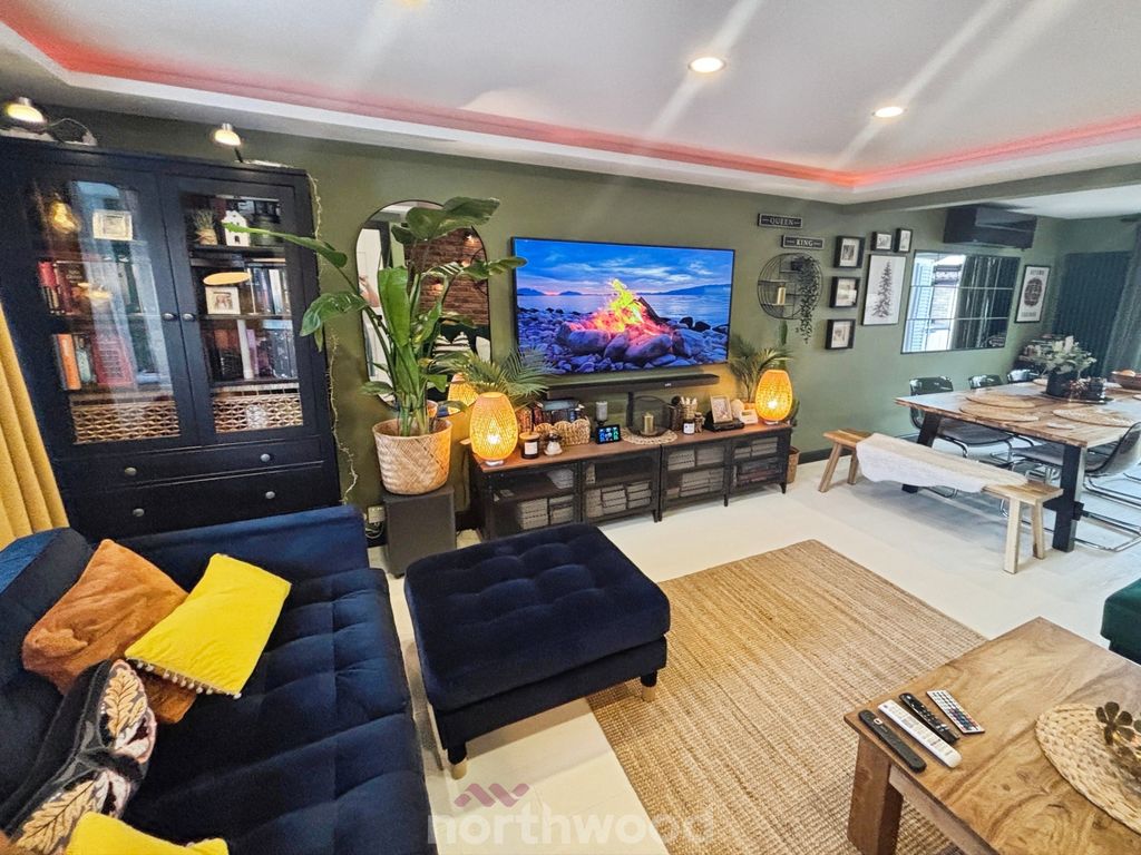 Property photo 2 of 35