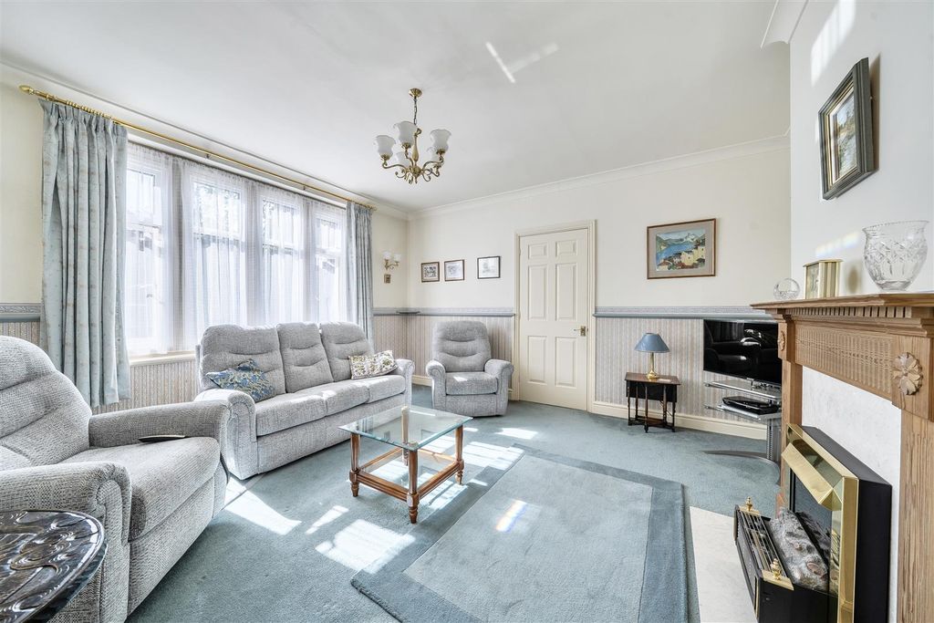 Property photo 2 of 20 1469850-11-6A21Aab1ee8F6.Jpg