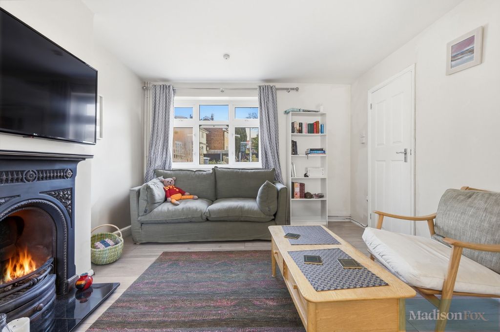 Property photo 2 of 17 Picture No. 21