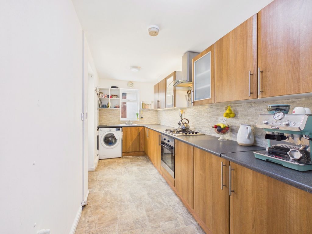 Property photo 3 of 18 5416106
