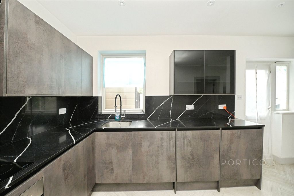 Property photo 3 of 26 Picture No. 17