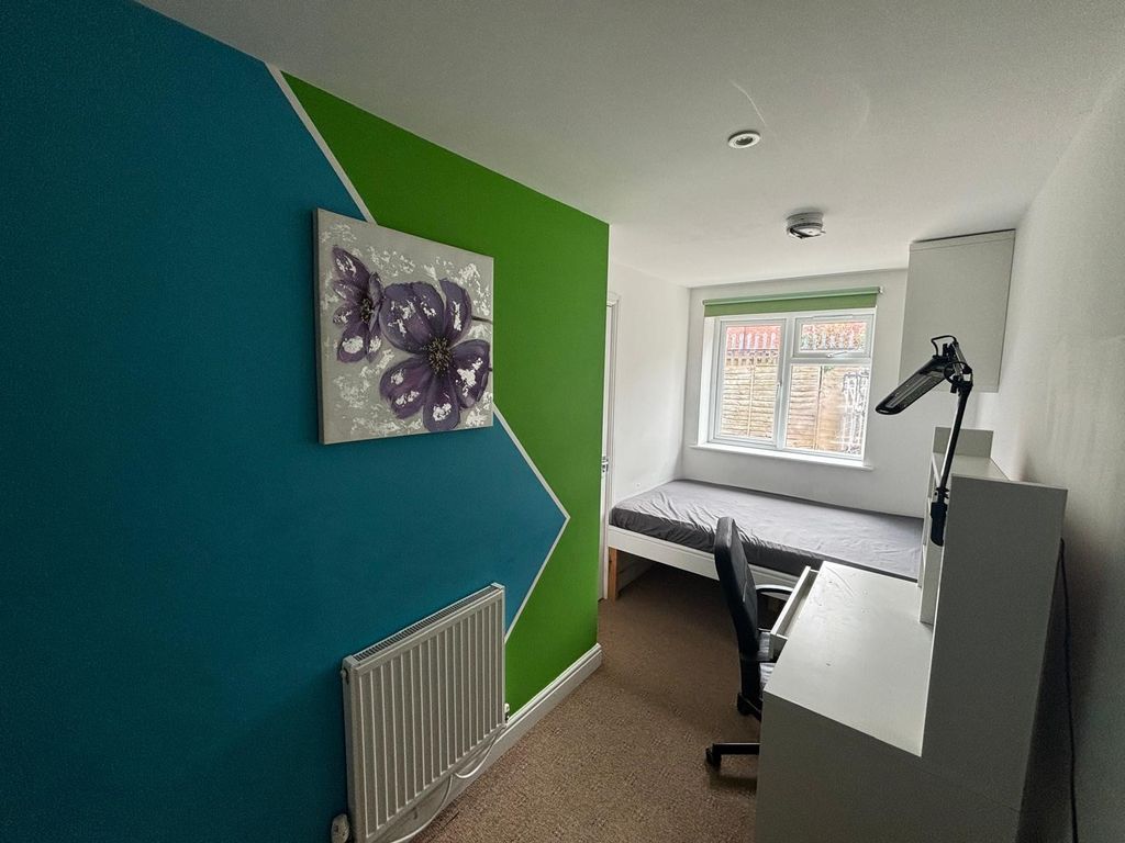 Property photo 1 of 4