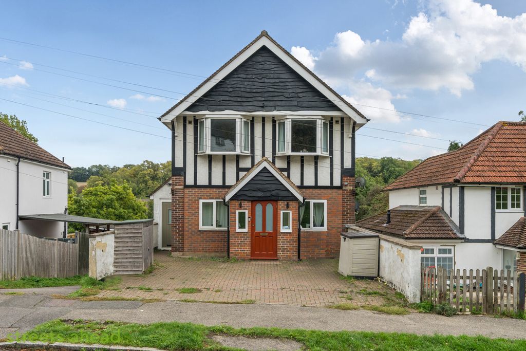 Property photo 1 of 19 222542B0-A6c8-420...