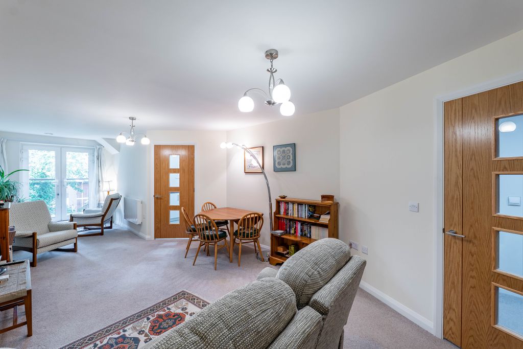 Property photo 3 of 10 Living/ Dining Room