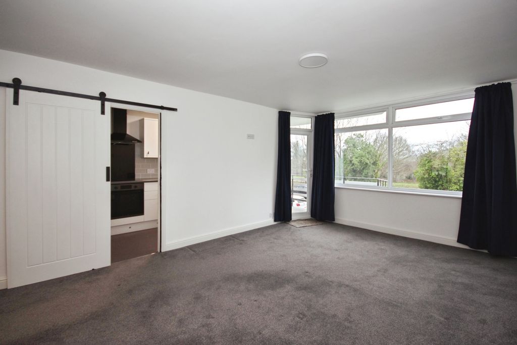 Property photo 2 of 11 Pbox-Img.Jpg