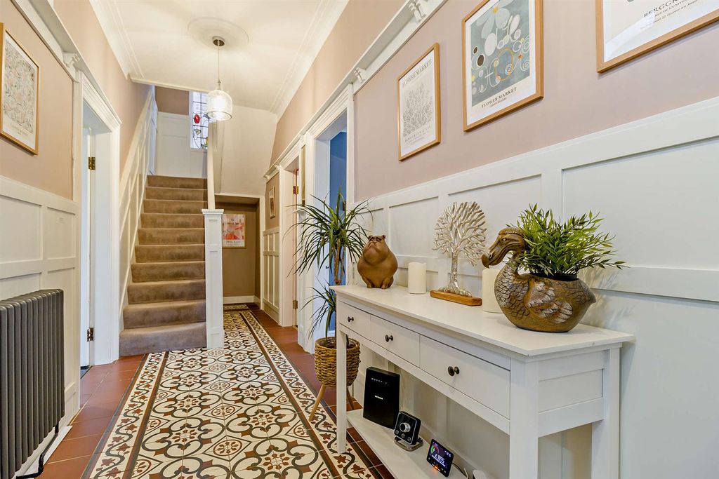 Property photo 2 of 38 Hall