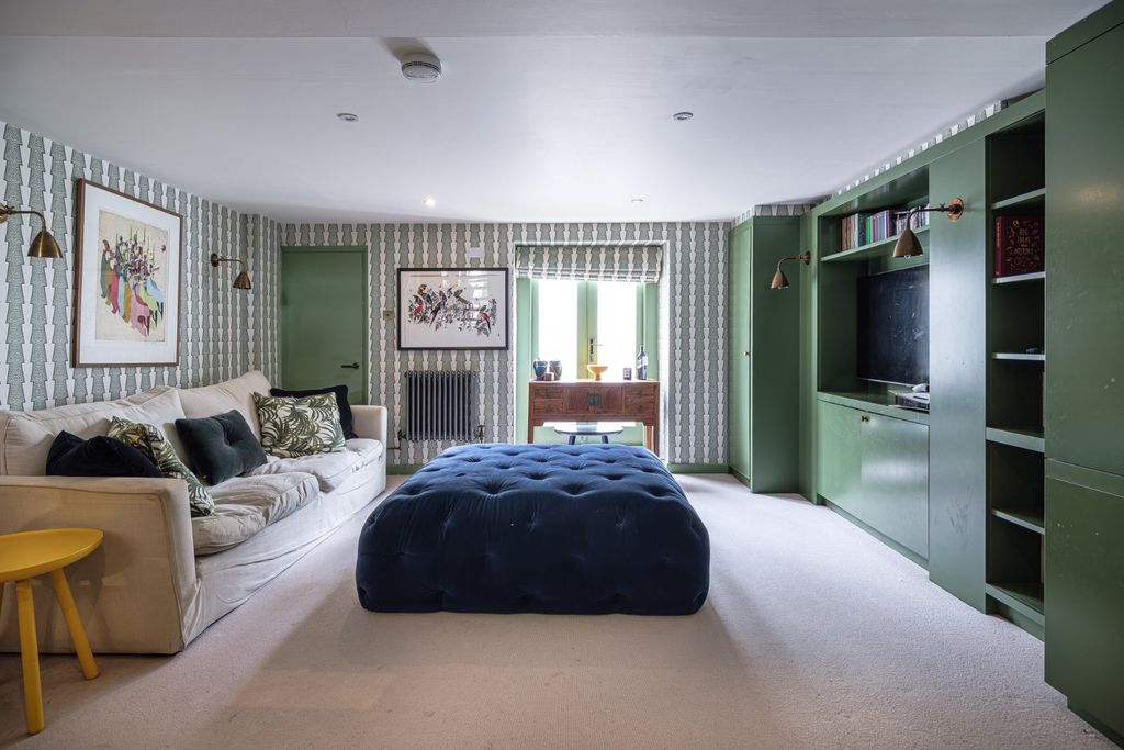 Property photo 2 of 29