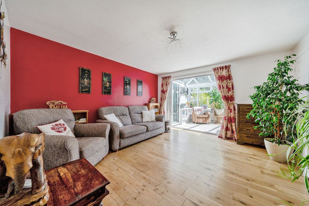 Property photo 2 of 18