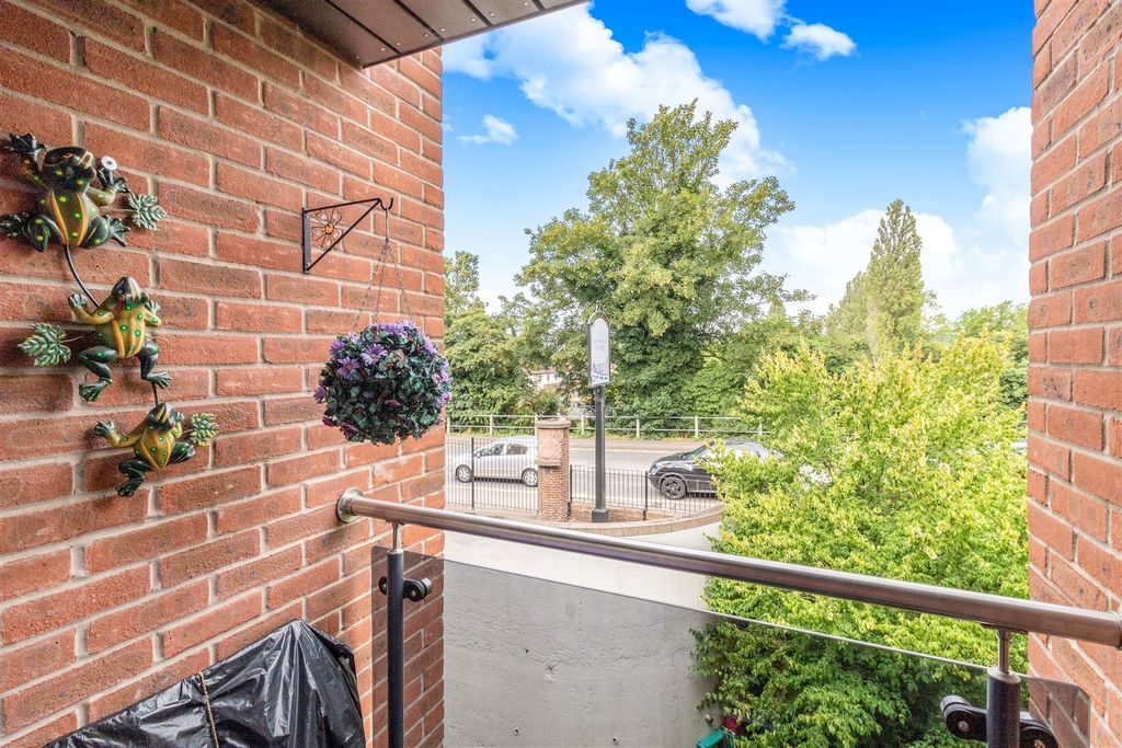 Property photo 3 of 10 Fed500B2-F865-4Add-A504-059Eeb3E9Ccd.Jpg