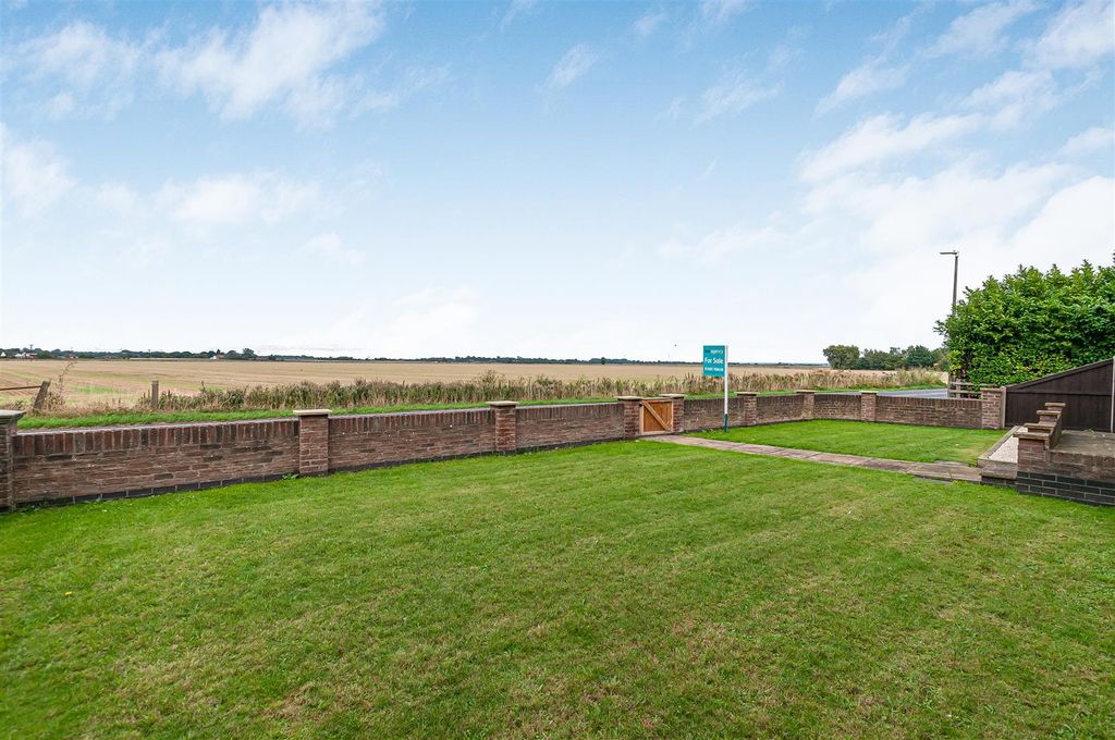 Property photo 3 of 17 80 The Causeway7 Copy.Jpg