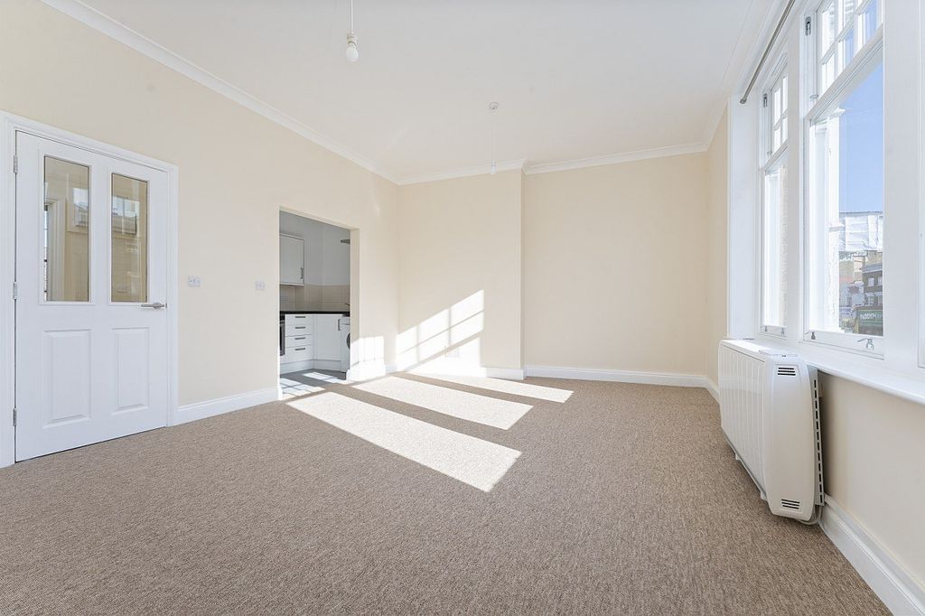 Property photo 1 of 12 Picture No. 08