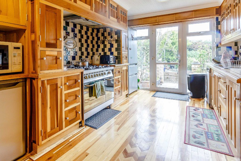 Property photo 2 of 16 Kitchen