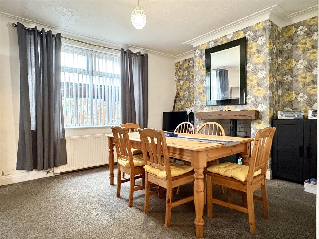 Property photo 3 of 16 Dining Room