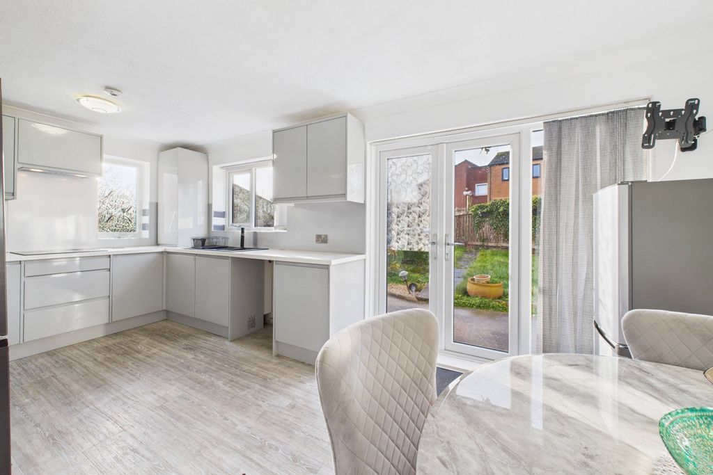 Property photo 2 of 20 Cam04661G0-Pr0227-Still004