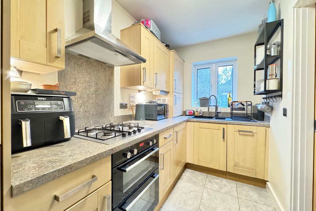 Property photo 2 of 16 Kitchen