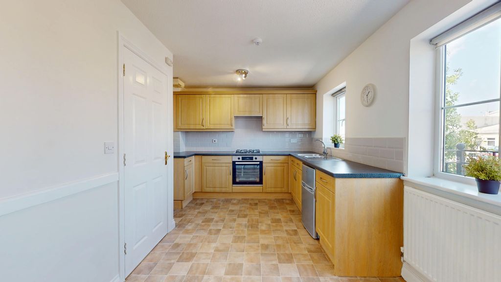 Property photo 3 of 16