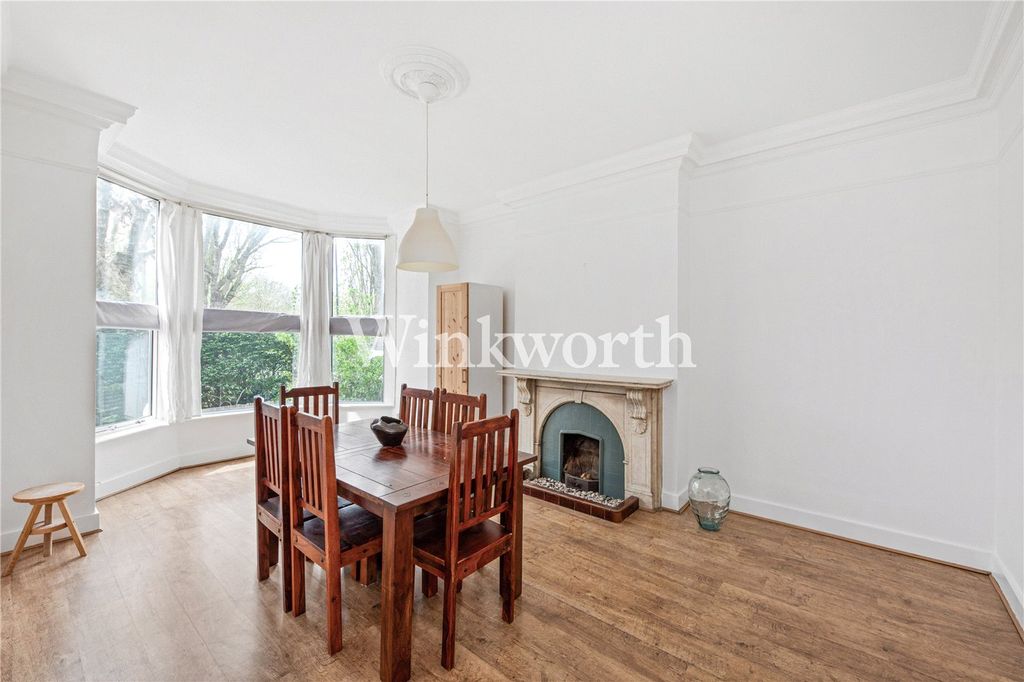 Property photo 2 of 11 Picture No. 10