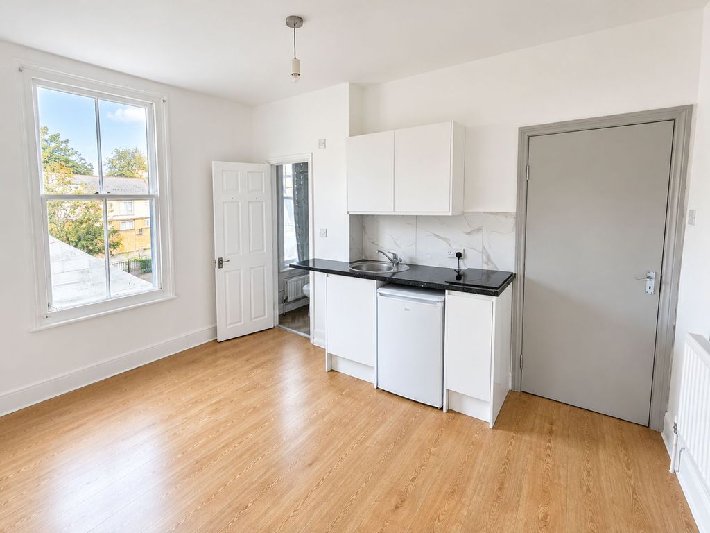 Property photo 1 of 3