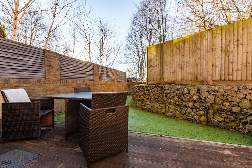 Property photo 3 of 15 Garden