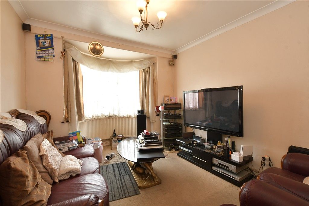Property photo 2 of 15 Lounge