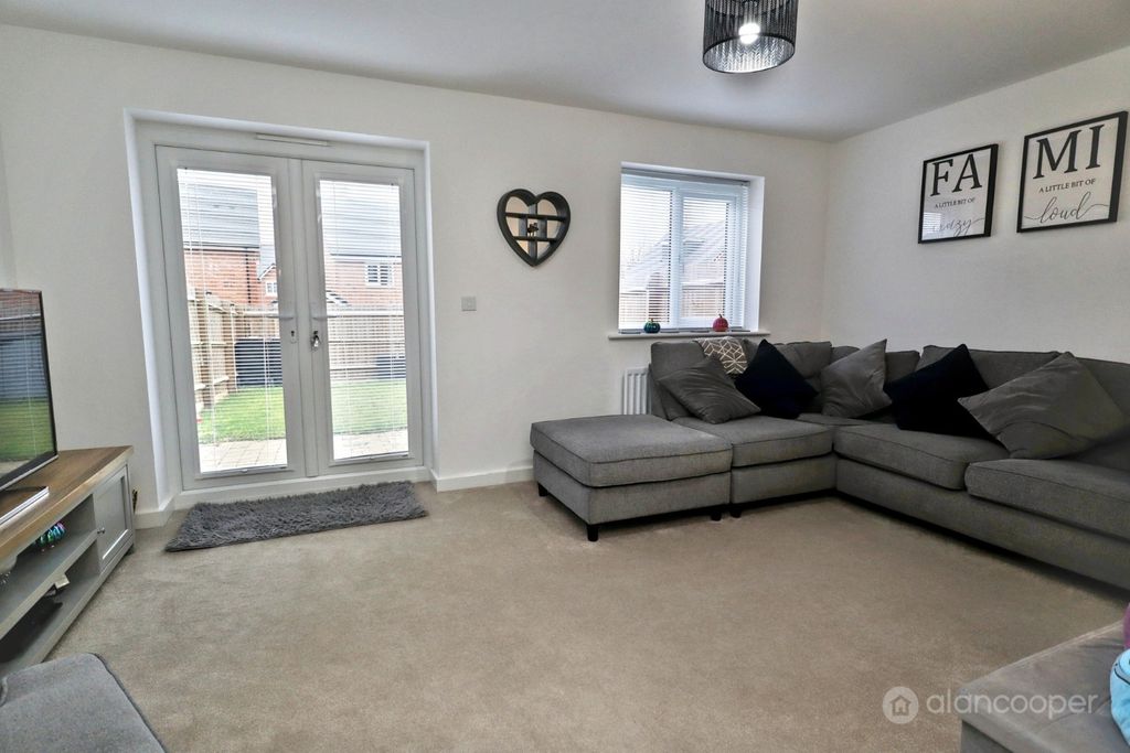 Property photo 2 of 27 4890072
