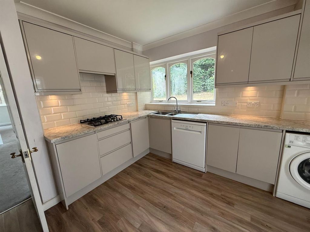 Property photo 3 of 18 61E2E927-3772-480E-9cd3-E6120c11Fcc6.Jpg