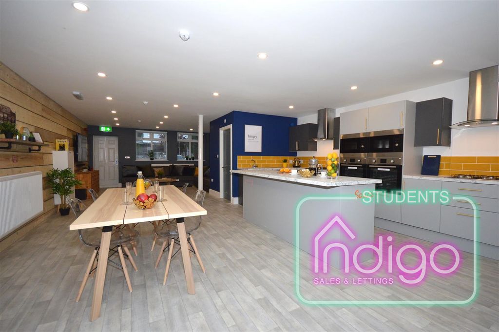 Property photo 2 of 45 Rm Communal 21 Glebe Street (147).Jpg