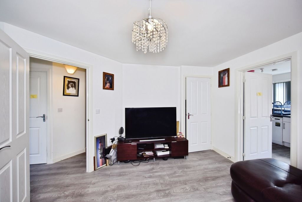 Property photo 3 of 20 Pbox-Img.Jpg