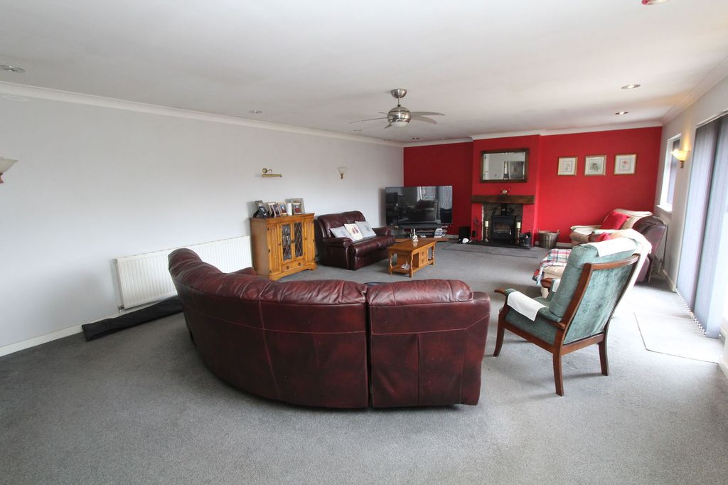 Property photo 2 of 26