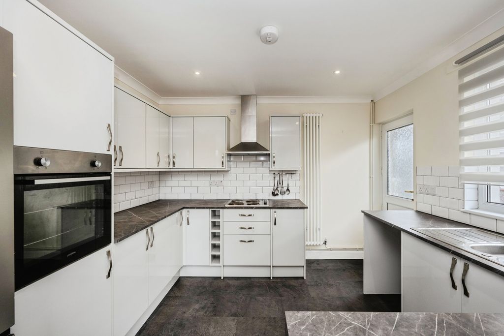 Property photo 3 of 22 Pbox-Img.Jpg