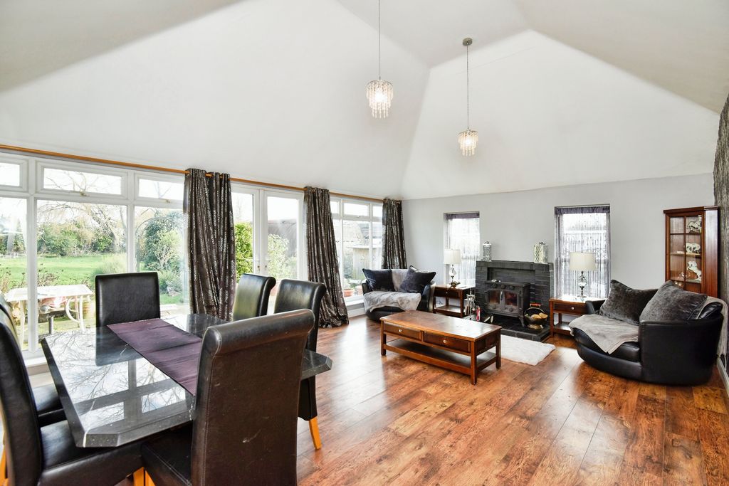 Property photo 3 of 30 Photography