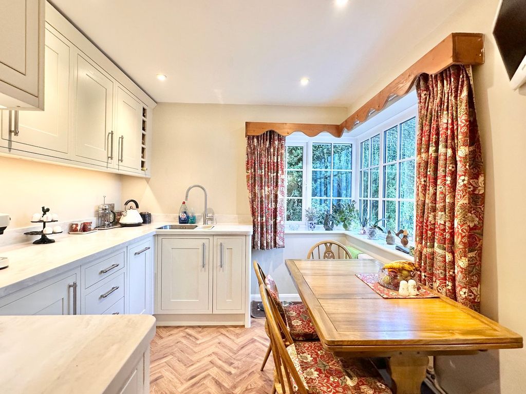 Property photo 3 of 33