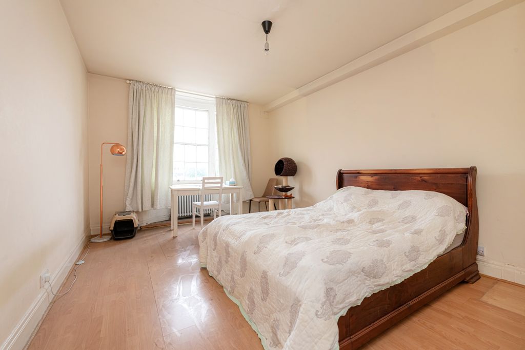 Property photo 1 of 3