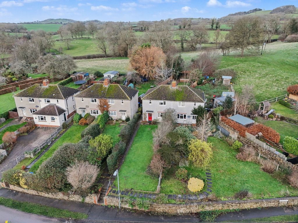 Property photo 1 of 28