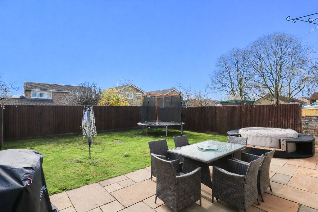 Property photo 3 of 13