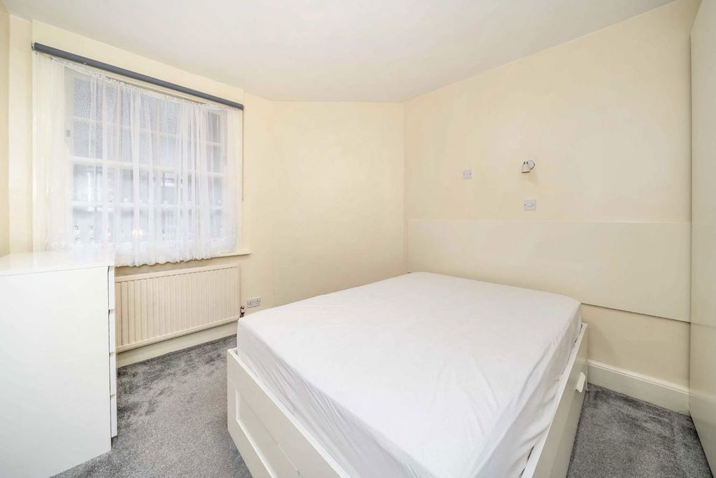 Property photo 3 of 5