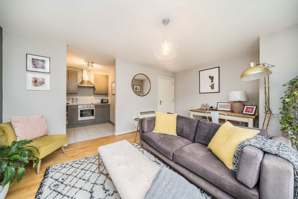 Property photo 2 of 8