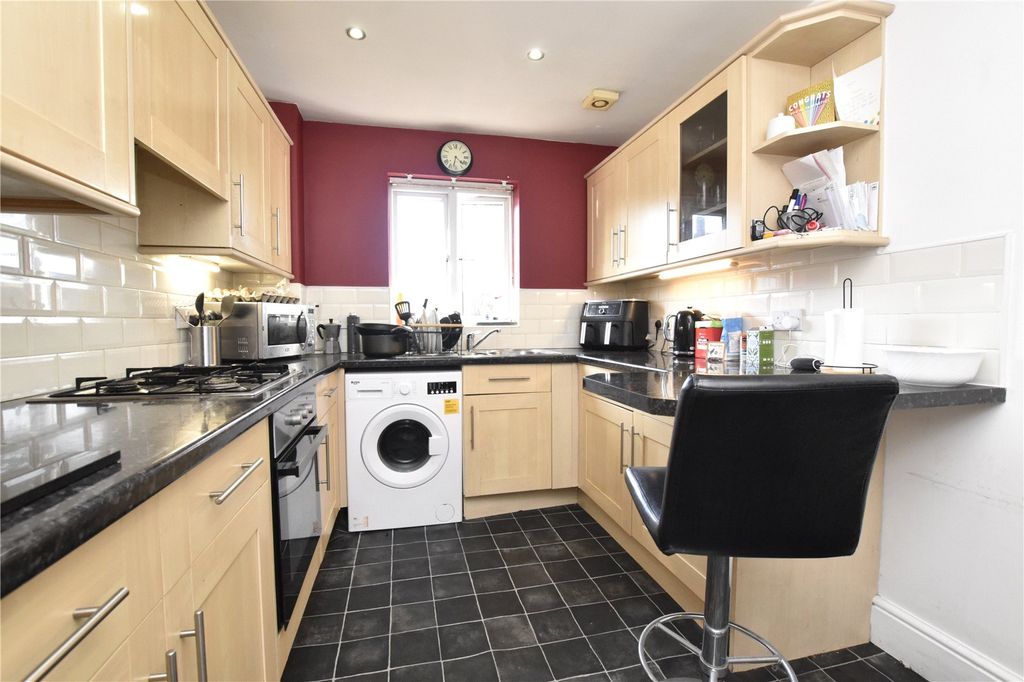 Property photo 3 of 12 Picture No. 02