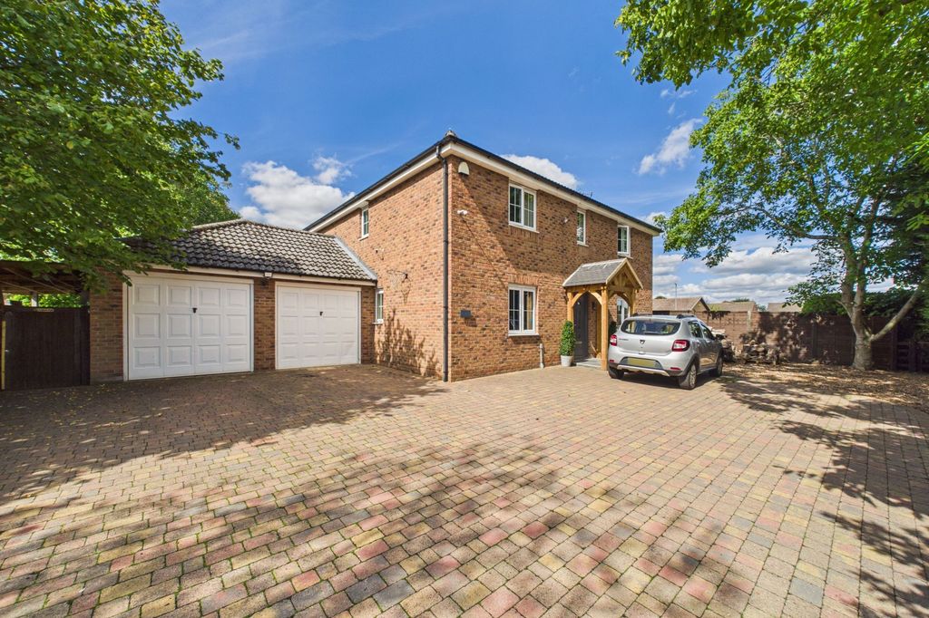 Property photo 1 of 24