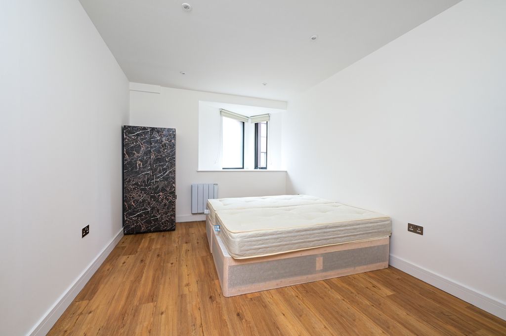 Property photo 3 of 8 Bedroom 1