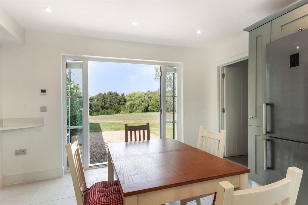 Property photo 3 of 20 Kitchen/Dining Room
