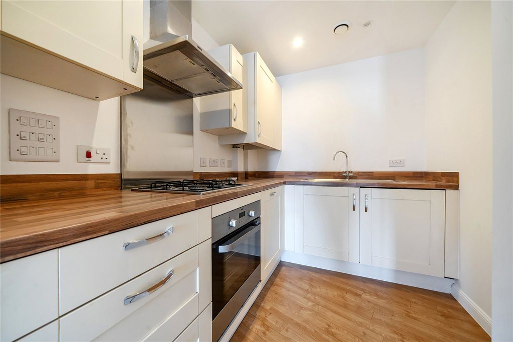 Property photo 3 of 18 Picture No. 14