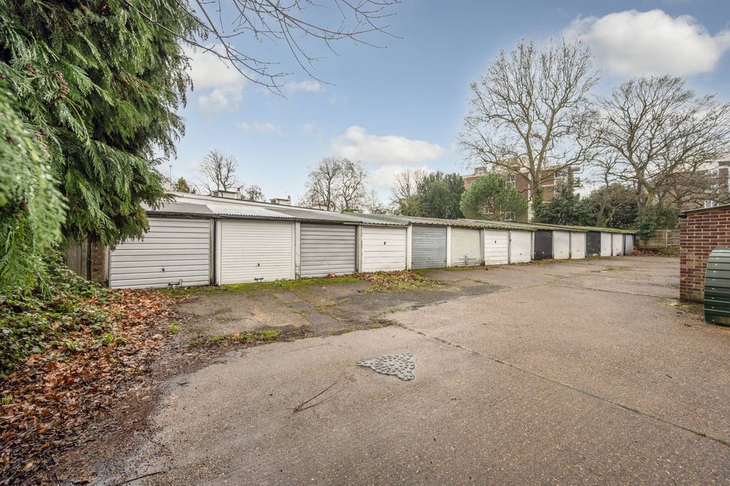 Property photo 1 of 2