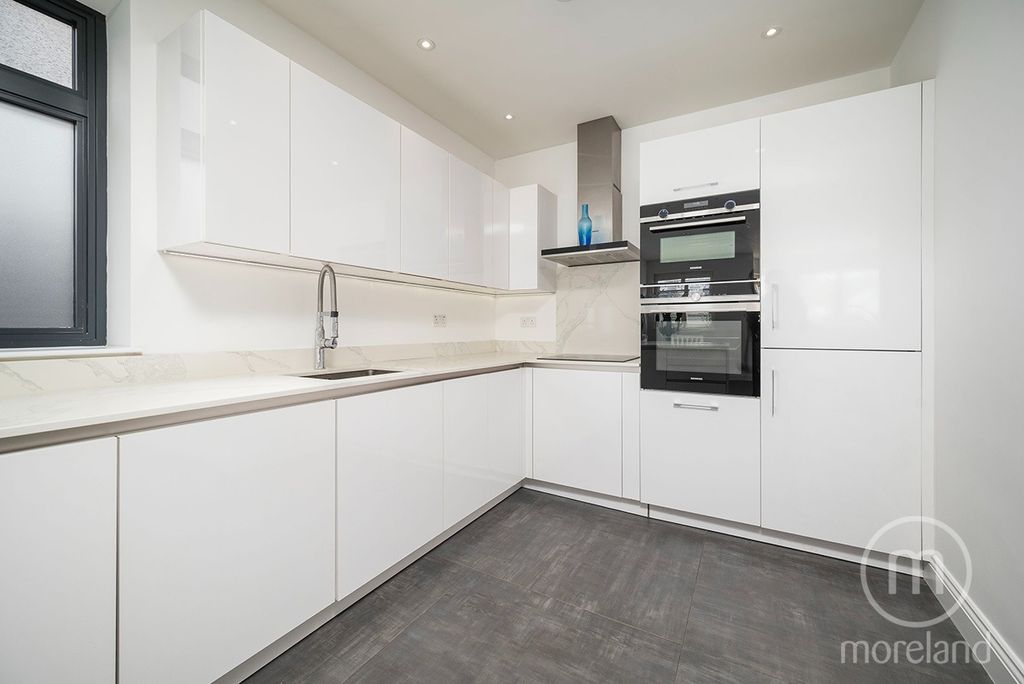 Property photo 3 of 11 3959026
