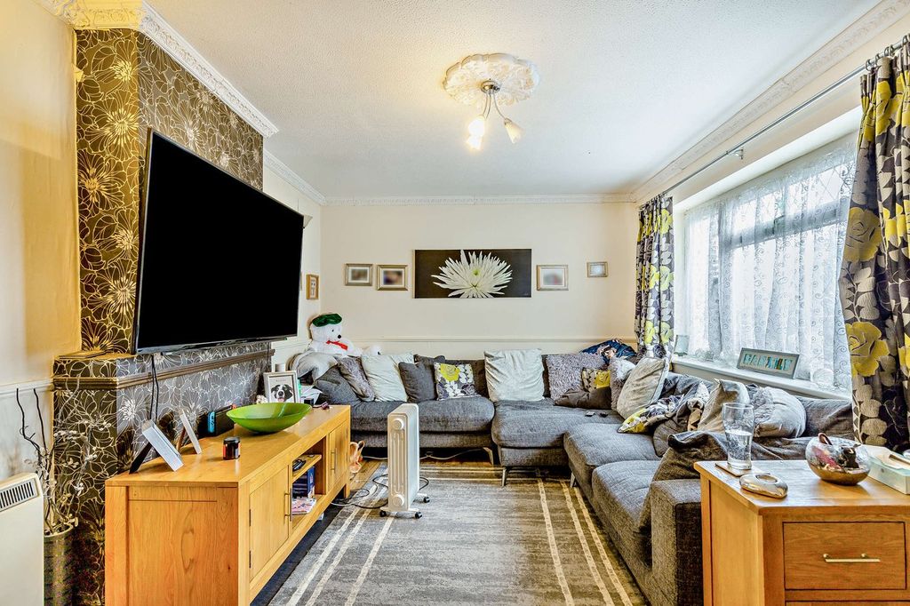 Property photo 2 of 21