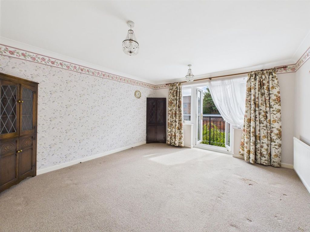 Property photo 3 of 10 Cam04116G0-Pr0244-Still007.Jpg