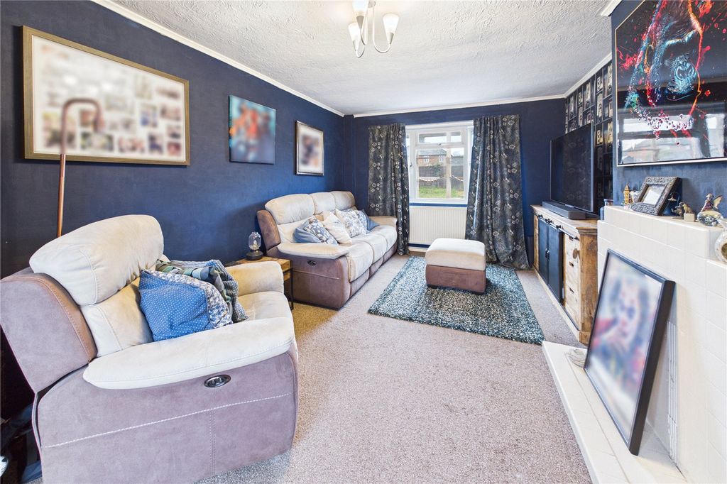 Property photo 2 of 18 Living Room