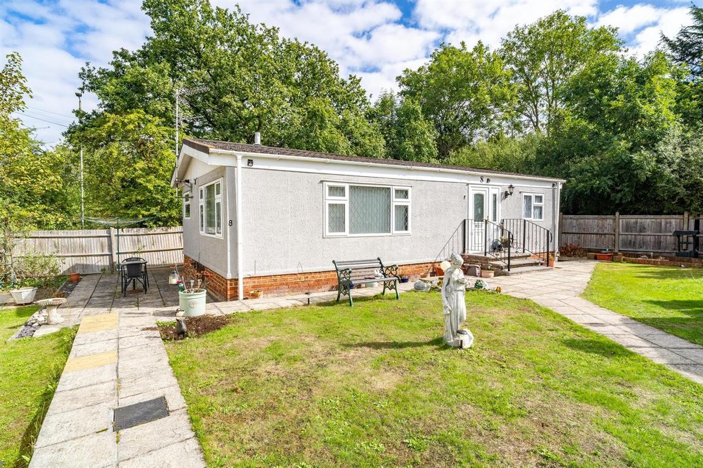 Property photo 1 of 8 Arkley Park